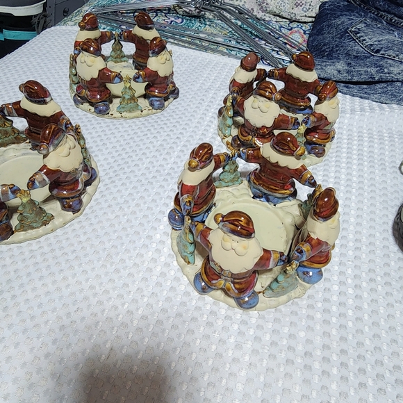 CIRCLE OF SANTAS EUC LARGE CANDLE HOLDER SET OF 4 SET CERAMIC CHRISTMAS TIME - Picture 5 of 9